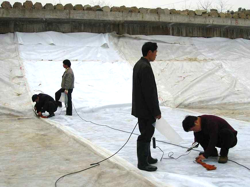 草莓福利视频冬雨季施工保護措施